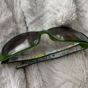 ‼️Authentic Fendi green sunglasses w/ case